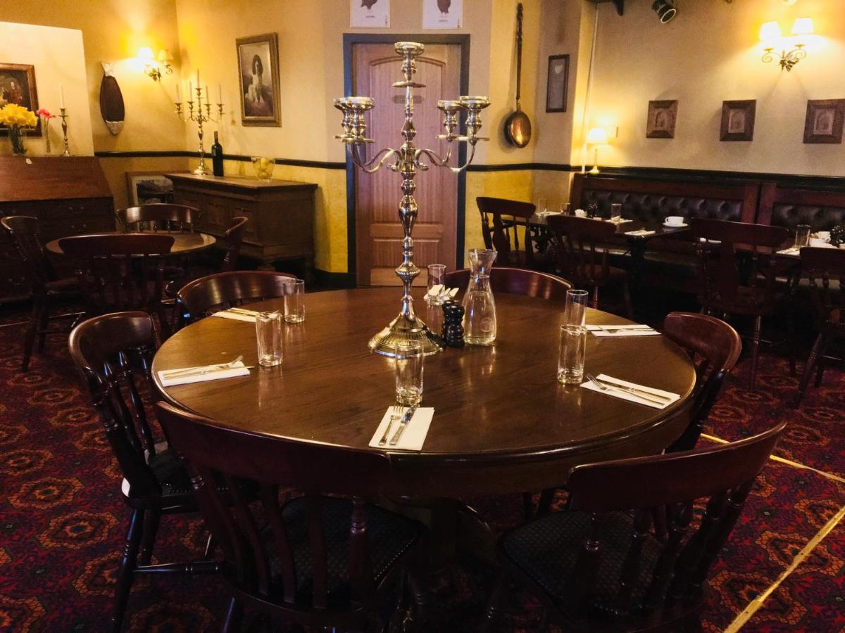 Thornhill Inn Bagian luar foto