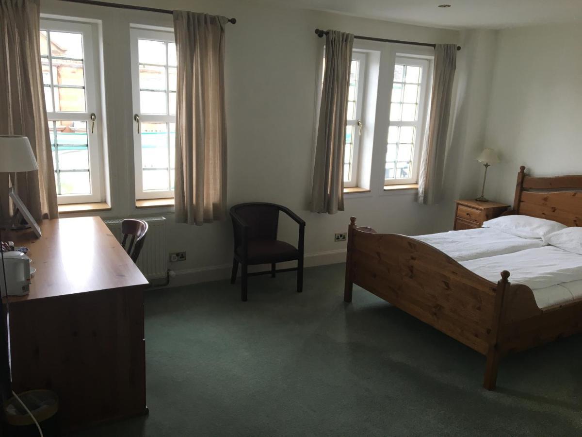 Thornhill Inn Bagian luar foto