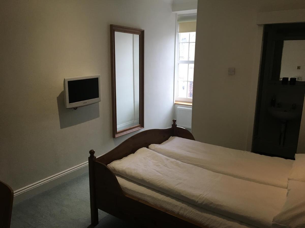 Thornhill Inn Bagian luar foto